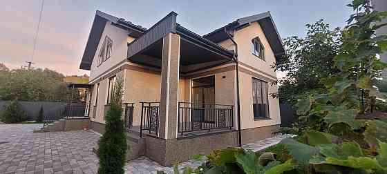 Продаж 2-поверховий  з ділянкою 8 сот 185 кв.м 5 кімн.  Зимна Вода