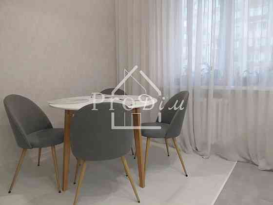 Продаж Квартира 1-кімнатна, 3/22 поверх на Феодосійський пров., 14А Kiev