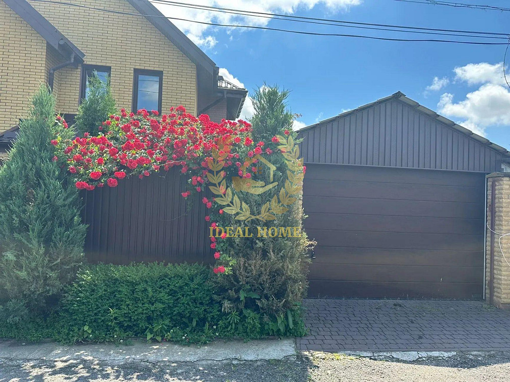 Продаж Будинок 6-кімнатний на Центральная ул.  - фото 1