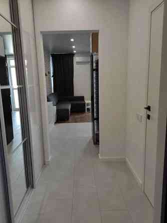 Оренда Квартира 1-кімнатна, 21/23 поверх на ул. Заречная, 1 Kiev