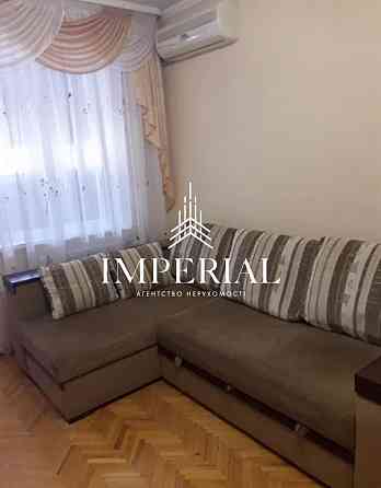 Продаж Квартира 3-кімнатна, 15/18 поверх на вул. Ревуцкого Киев