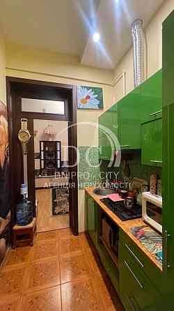 Продаж Квартира 3-кімнатна, 2/2 поверх на Олеся Гончара вул., 19 Дніпро