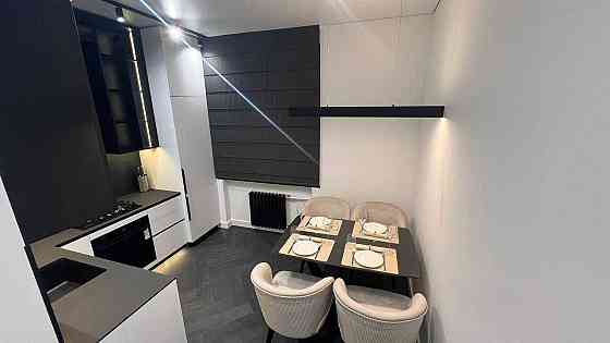 Продаж Квартира 2-кімнатна, 1/5 поверх на Михайла Бойчука вул., д. 9/12 Киев