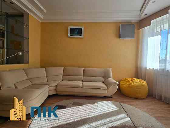 Продаж Квартира 2-кімнатна, 7/8 поверх на Володимира Івасюка вул., д. 10а Kiev