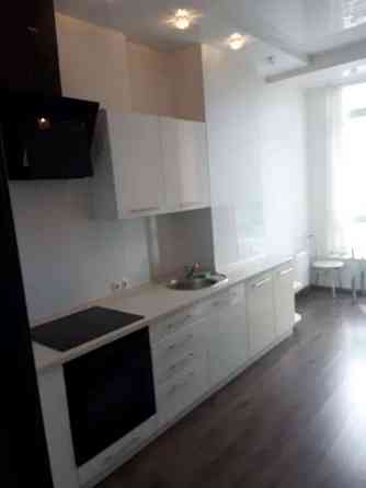 Оренда Квартира 1-кімнатна, 25/30 поверх на ул. Жилянская Киев