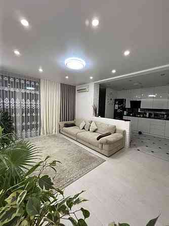 Продаж Квартира 3-кімнатна, 8/10 поверх на Регенераторная, 4 Київ