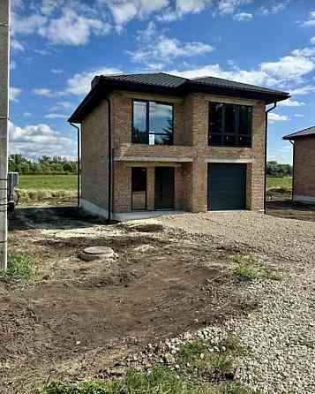 Продаж 2 поверхового будинку з ділянкою на 5 соток, 120 кв. м, Петриків 