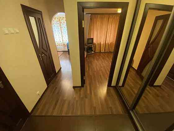 Оренда Квартира 1-кімнатна, 1/9 поверх на Харьковское шоссе Киев