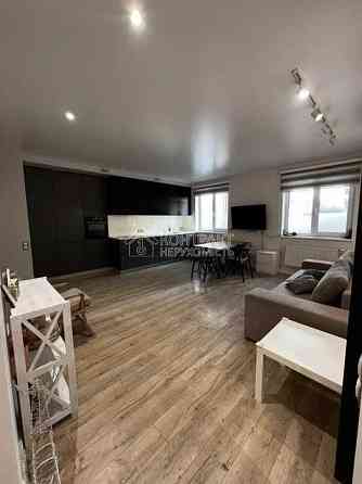 Продаж Квартира 3-кімнатна, 1/9 поверх на вул. Перемоги Харьков