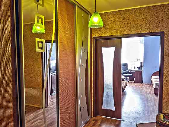 Оренда Квартира 1-кімнатна, 13/15 поверх на Бажана, 1м Киев