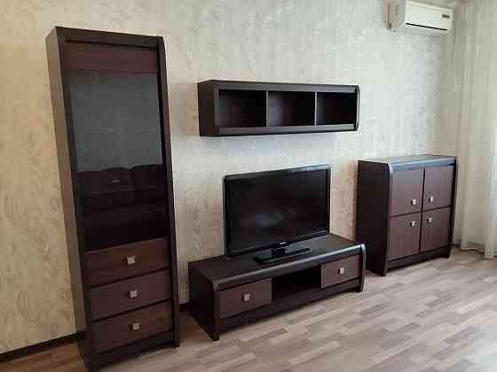 Оренда Квартира 1-кімнатна, 19/25 поверх на просп. Алішера Навої, 69 Kiev