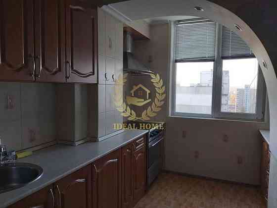 Продаж Квартира 2-кімнатна на Северная ул., 8Е Киев