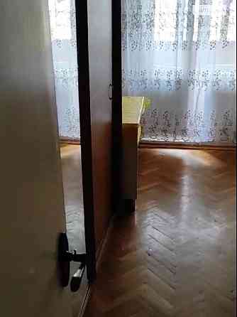 Оренда Квартира 3-кімнатна, 7/10 поверх на Вишняковская ул., 8 Kiev