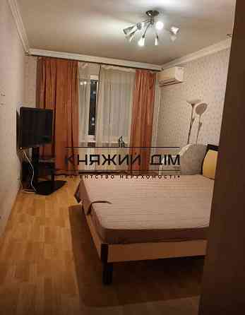 Оренда Квартира 3-кімнатна, 18/22 поверх на Драгоманова ул. Киев