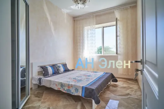 Продаж 2-поверховий Будинок з ділянкою 3 сот 200 кв.м 7+ кімн. на Чорноморська вулиця, 2 Одеса