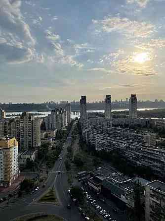 Оренда офісне приміщення на проспект Тычины Павла, д.18 приміщень - 4, поверх - 25/25 Киев