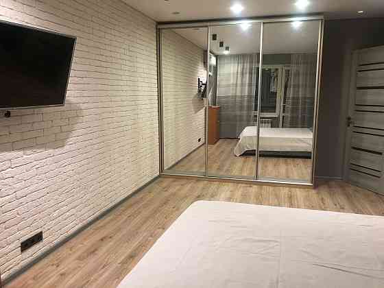 Оренда Квартира 3-кімнатна, 5/16 поверх на Ревуцького, 19/1 Киев