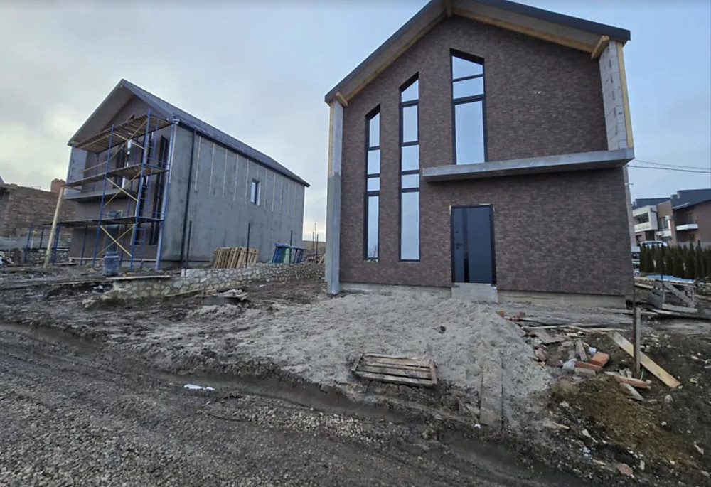 Продаж 2-поверховий  з ділянкою 2.8 сот 130 кв.м    - фото 1