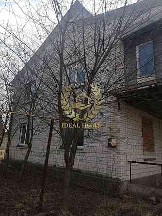 Продам двоповерховий будинок у центрі села Надросівка 