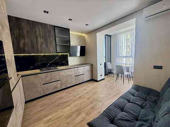 Продаж Квартира 2-кімнатна, 8/10 поверх на Семейная, 4 Дніпро