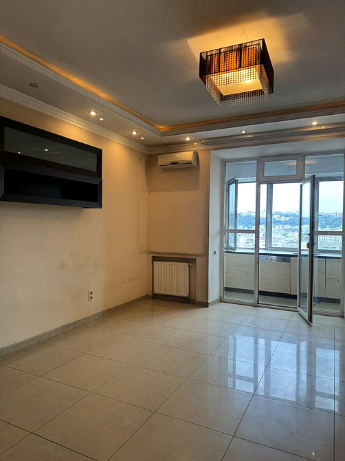 Продаж Квартира 2-кімнатна, 12/14 поверх на Почайнинська вул., д. 70 Київ - фото 2