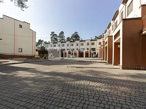 For sale 2-storey   190 sq.m 4 rooms at Пляжна вулиця  - photo 2