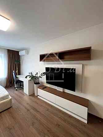 Продаж Квартира 2-кімнатна, 12/16 поверх на Драгоманова вул., 12а Киев