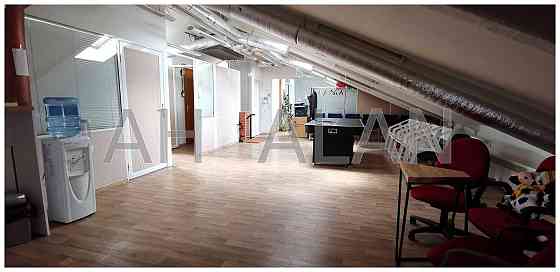 Оренда Будинок 5-кімнатний на Андріївський узвіз, 1А Київ