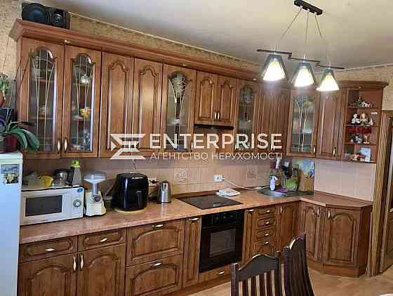 Продаж Квартира 3-кімнатна, 20/25 поверх на вул. Милославская Kiev