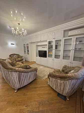 Продаж Квартира 3-кімнатна, 4/5 поверх на Гончара Олеся вул., д. 82 Kiev