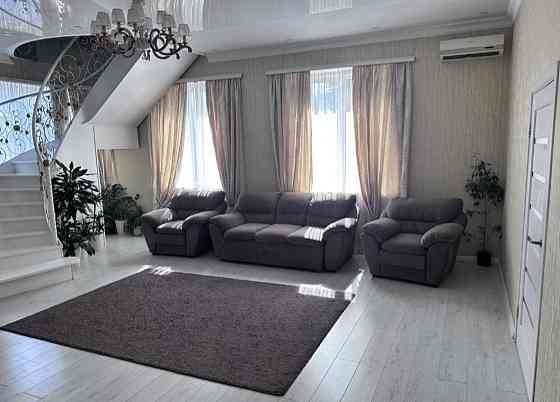 Продам гарний 2-поверховий будинок на Котовського в Золотому трикутнику Одесса