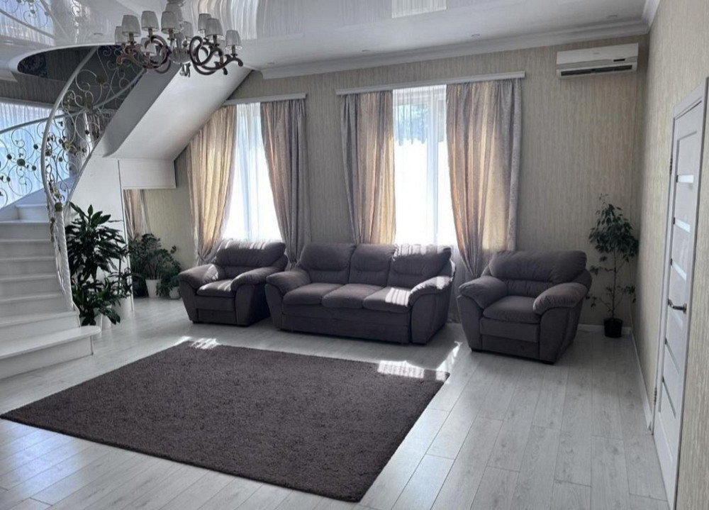 Продам гарний 2-поверховий будинок на Котовського в Золотому трикутнику Одеса - фото 1