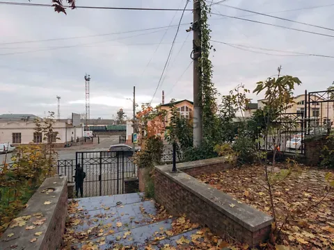 Здається    Чернівці Вокзальна (Гагаріна Юрія) вулиця Чернівці - фото 1