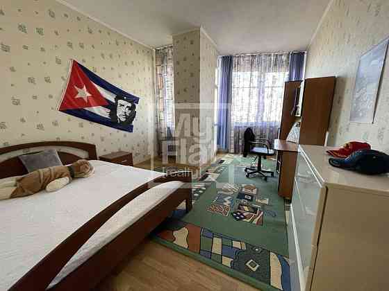 Продаж Квартира 4-кімнатна, 7/21 поверх на вул. Хмельницкого Богдана Киев