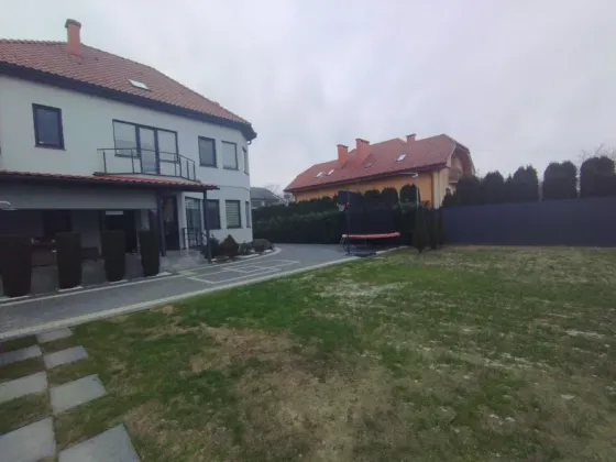 For sale 2-storey House with land 15 ares 262 sq.m 5 rooms at Паркова Mynai