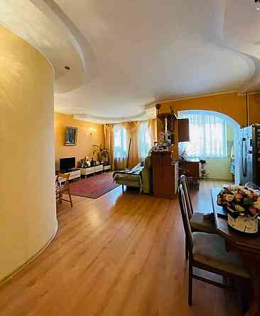 Просторная квартира в самом центре Таирова Одеса