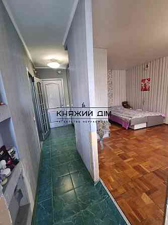 Продаж Квартира 1-кімнатна, 8/9 поверх на Харьковское шоссе Киев