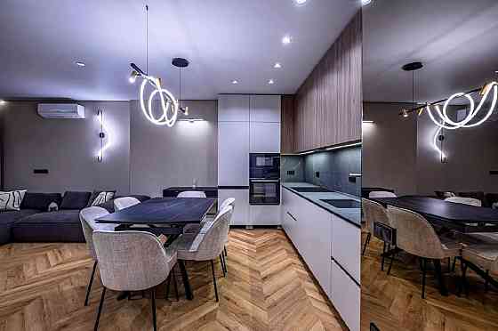 Продаж Квартира 3-кімнатна, 7/25 поверх на Ужгородський вул., д. 1 Київ