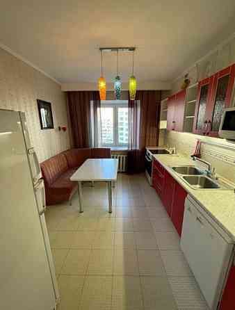 Продаж Квартира 3-кімнатна, 7/16 поверх на бажана, 26 Київ