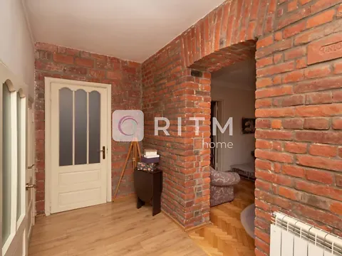 Продаж 2-поверховий   197.5 кв.м 5 кімн. на Федьковича Юрія вулиця 30 Чернівці - фото 2