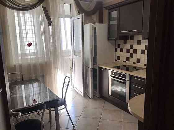 Оренда Квартира 1-кімнатна, 21/25 поверх на ул. Урловская Київ