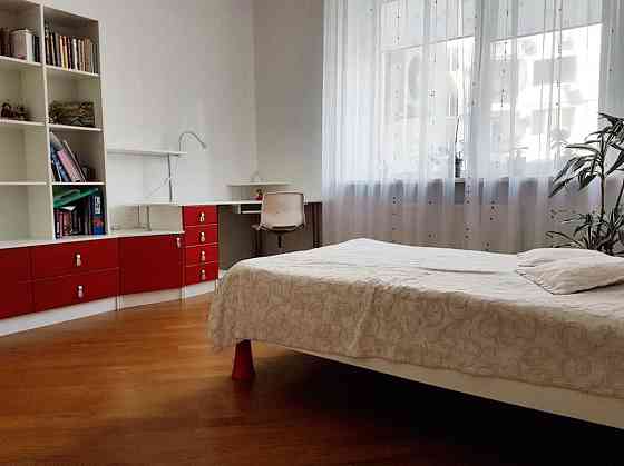 Продаж Квартира 4-кімнатна, 1/5 поверх на Педагогический пер., 3 Одесса