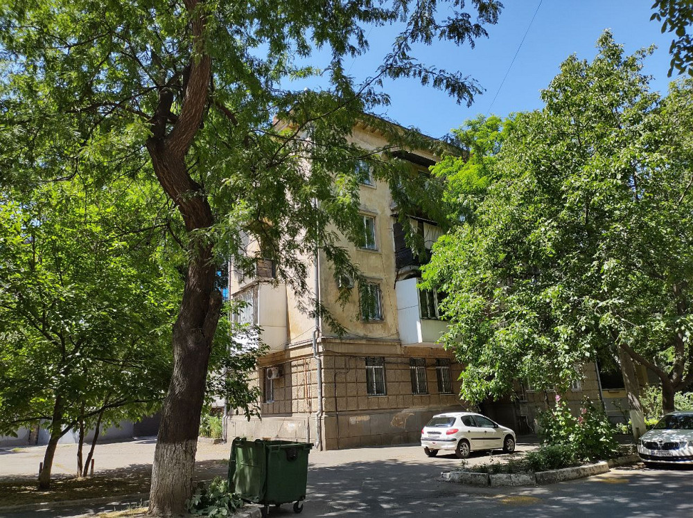 Сталинка 3/4 эт., Банный переулок, Молдаванка, рядом ЦЕНТР города Одеса - фото 1