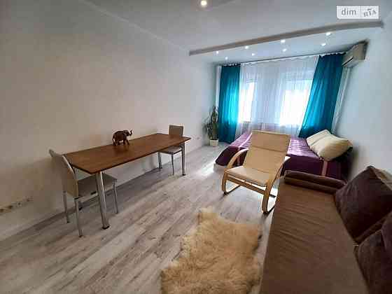 Оренда Квартира 1-кімнатна, 10/19 поверх на вул. Срібнокільська, 20 Kiev