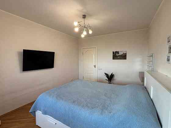 Продаж Квартира 2-кімнатна, 13/15 поверх на Смілянська вул., д. 10/31 Киев