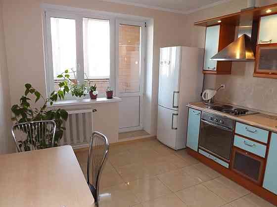 Оренда Квартира 2-кімнатна, 8/18 поверх на пр. Леся Курбаса, 7 а Kiev