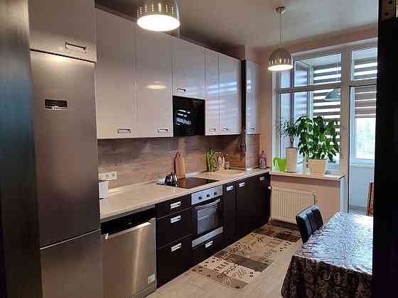 Продаж Квартира 1-кімнатна, 5/10 поверх на Писаржевського Академіка вул., д. 8 Kiev