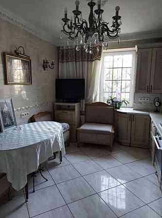 Продаж 3-поверховий Будинок з ділянкою 7 сот 240 кв.м 6 кімн. на провулок Городній Zhytomyr