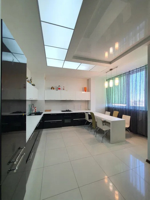 Продаж Квартира 3-кімнатна, 9/10 поверх на Малиновского Маршала ул., 48а Дніпро - фото 1