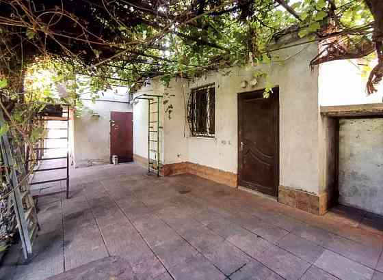 Продам 1 поверх в двоповерховому будинку на Вузовському Odessa